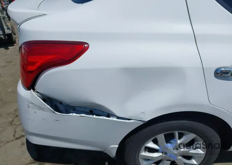 2017 Nissan Versa 1.6 Sv z USA, uszkodzony, nr VIN 3N1CN7AP7HL859655